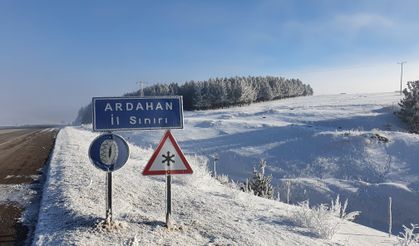 Termometreler gece Ardahan'da eksi 23'ü, Ağrı'da eksi 20'yi gösterdi