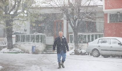 Edirne ve Kırklareli'nde kar yağışı etkili oluyor