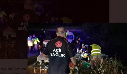Anadolu Otoyolu'nda facianın eşiğinden dönüldü! Tır, minibüse arkadan çarptı: 7 yaralı