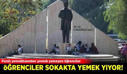 Aydın’da öğrenciler yemekhaneye alınmayınca öğle yemeğini sokakta yiyor