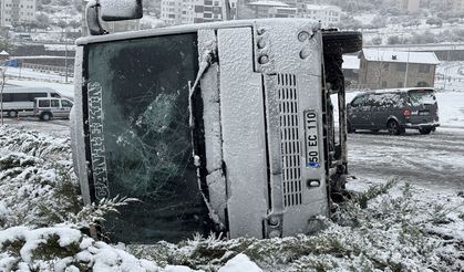 Nevşehir'de devrilen işçi servisindeki 14 kişi yaralandı