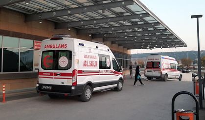 Çorum'da iki otomobil çarpıştı, 1 kişi öldü, 4 kişi yaralandı