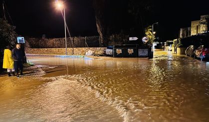 Bodrum'da cadde ve sokaklar göle döndü