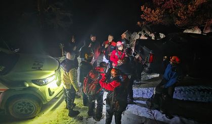 Adana'da dağda mahsur kalan 3 kişi kurtarıldı