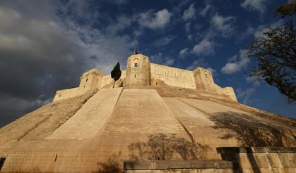 Depremde hasar gören Gaziantep Kalesi'nin restorasyonu tamamlandı