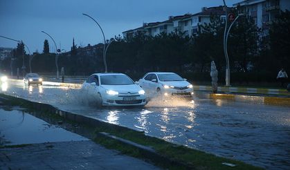 Edirne'de kuvvetli sağanak etkili oluyor
