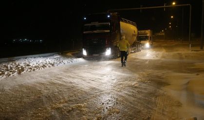Kars'ta bazı yollar ağır taşıt trafiğine kapatıldı