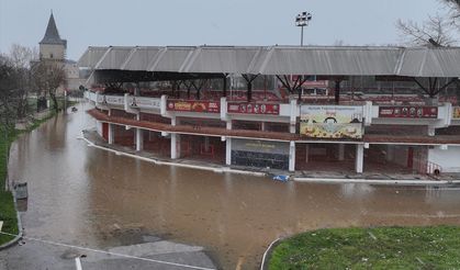 Tunca Nehri, Kırkpınar Güreşleri'nin yapıldığı Sarayiçi'nde kısmen taştı