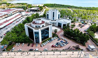 Kocaeli Büyükşehir, şehit ve gazi çocuklarını unutmadı; Başvuran her şehit ve gazi çocuğuna burs