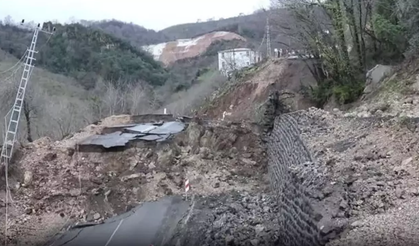 Ordu'da heyelan: İstinat duvarı yıkıldı, yol çöktü