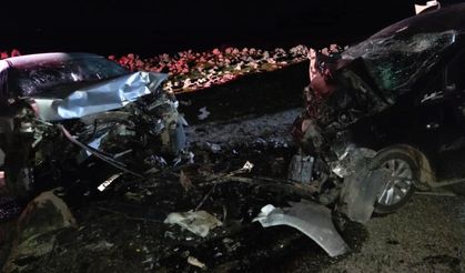 Diyarbakır'da iki araç çarpıştı: 5 ölü, 2 yaralı