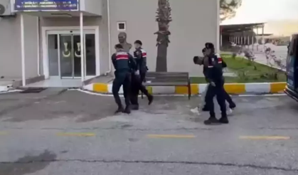 Kur'an-ı Kerim'lere zarar veren 2 kişi tutuklandı