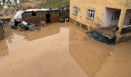 Siirt ve Kurtalan'da sağanak hayatı olumsuz etkiledi