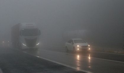 D-100 kara yolunun Bolu Dağı kesiminde sis ve sağanak etkili oldu