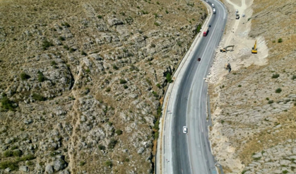 Afyonkarahisar'da araçları mora boyayan yol asfaltı komple kazındı