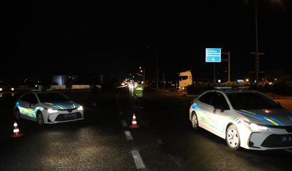 Erzincan-Sivas kara yolunda heyelan engeli