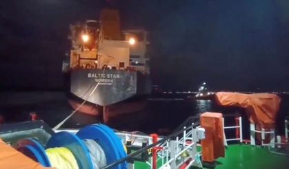 Çanakkale Boğazı'nda arızalanan gemi güvenli bölgeye çekildi