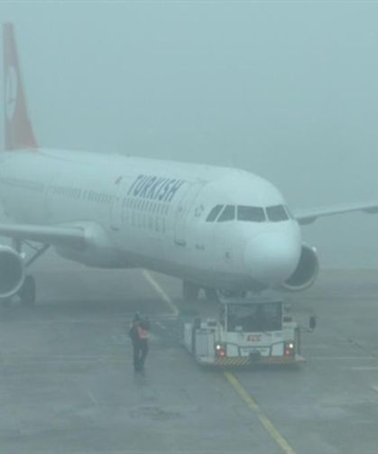 Uçak seferleri iptal edildi! Trabzon'da hava ulaşımına sis engeli