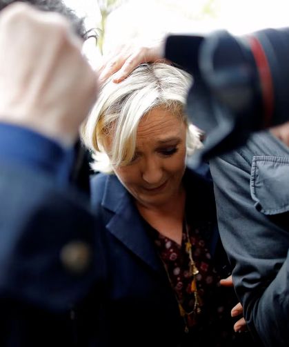 Le Pen, AB fonlarını zimmetine geçirdiği gerekçesiyle yargılanacak