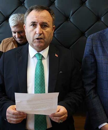 CHP Bitlis Belediye Başkan adayı Selim Soyugüzel, AK Parti'ye katıldı