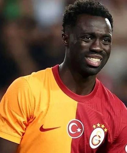 Galatasaray'ın yıldız oyuncusu takımdan ayrılma kararı aldı
