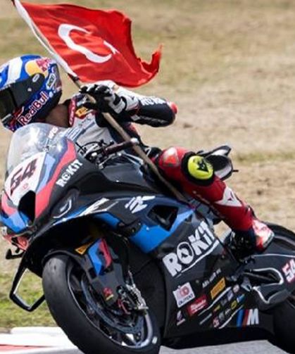 Toprak Razgatlıoğlu, Çekya'da superpole yarışını da kazandı