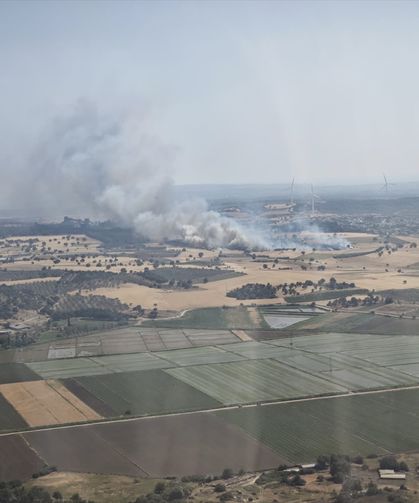 Çanakkale'de tarım arazisinde çıkan yangın kontrol altına alındı