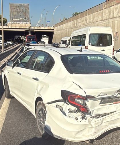 Kocaeli'deki zincirleme trafik kazası kara yolunda ulaşımı aksattı