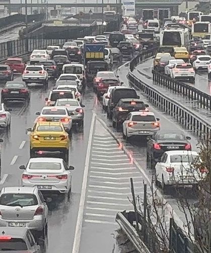İstanbul’da derbi trafiği: Yoğunluk yüzde 72’ye ulaştı