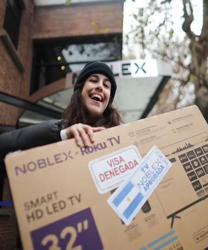 Dünya Kupası için vize başvurusu reddedilen 100 Arjantinliye televizyon hediye edildi