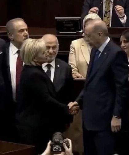CHP'den istifa eden Nimet Özdemir AK Parti'ye katıldı