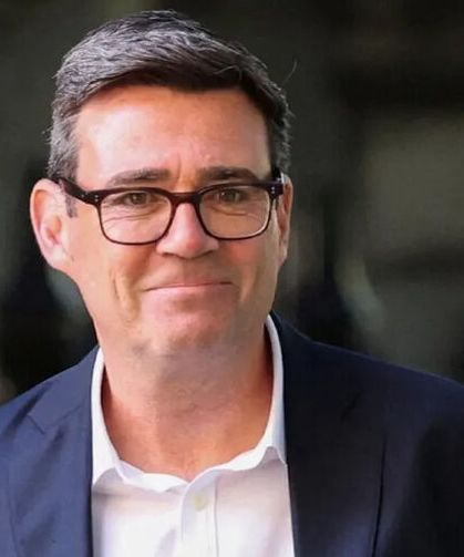 İngiltere'nin yeni Başbakan Andy Burnham oldu