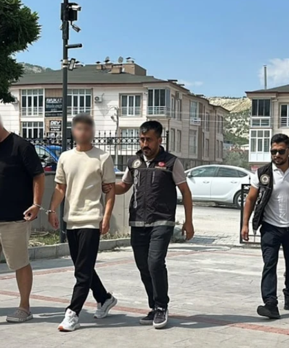 Burdur'da ihraç edilen öğretmen uyuşturucu ticaretinden tutuklandı