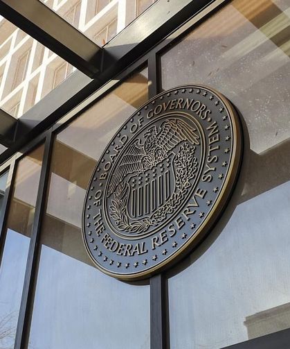 Fed beklendiği üzere faizi sabit bıraktı