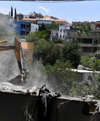 İsrail ordusu, Lübnan'ın güneyinde evleri iş makineleriyle yıktı