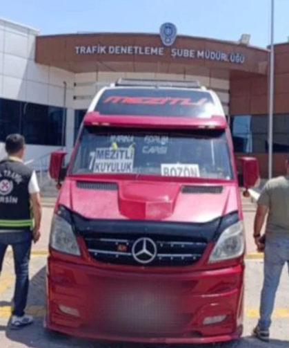 Mersin'de ters şeritte ilerleyen dolmuş şoförünün ehliyetine el konuldu