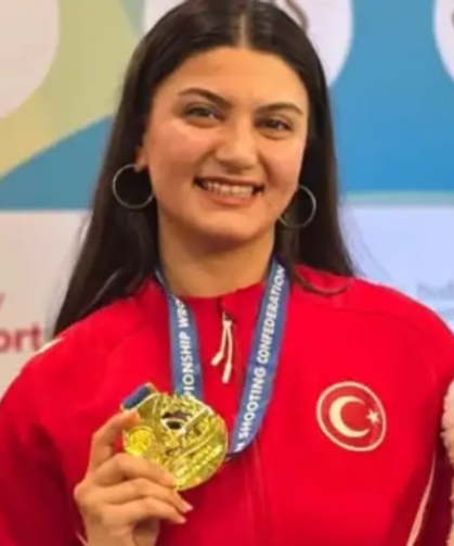 Milli sporcudan Avrupa'da altın madalya!