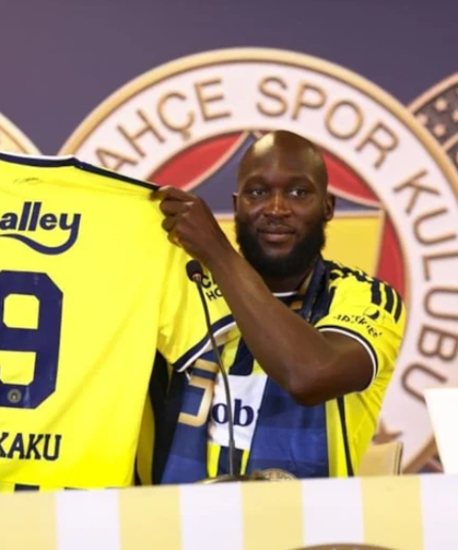 Fenerbahçe'de yeni transfer Romelu Lukaku için imza töreni düzenlendi