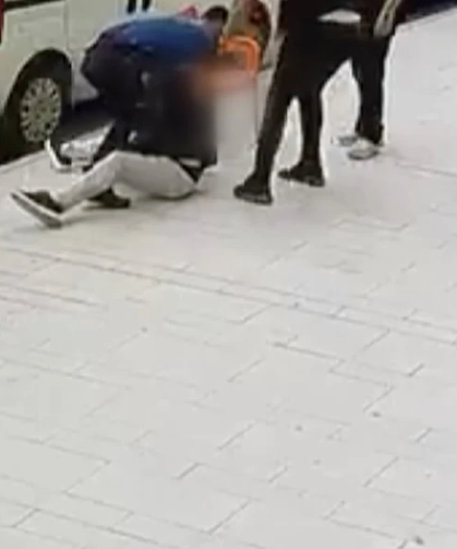 Malatya'da polisten kaçmak isterken duyarlı vatandaşa takıldı