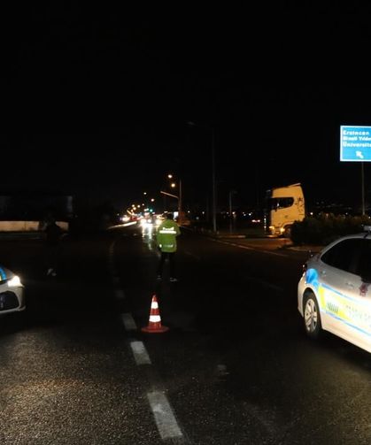 Erzincan-Sivas kara yolunda heyelan engeli