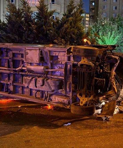 Esenler'de makas atan minibüs kazaya neden oldu: 1 ölü, 5 yaralı