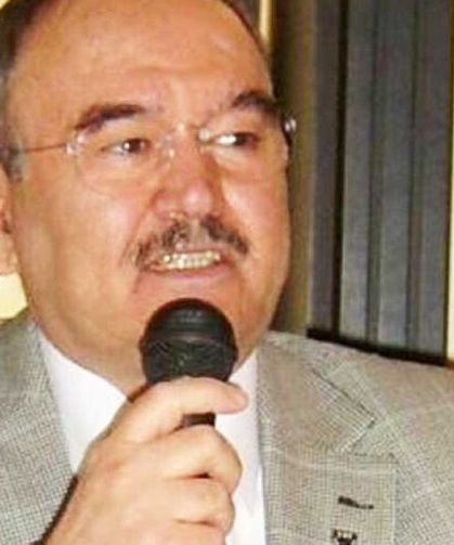 İzmir'in efsane başkanı Burhan Özfatura vefat etti