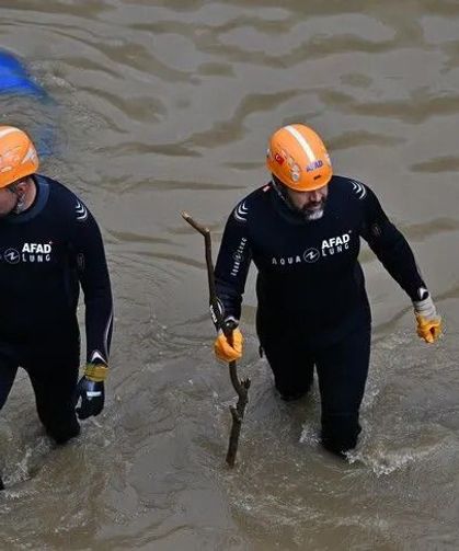 İstanbul için peş peşe uyarı!  AKOM saat verdi, sel riski var