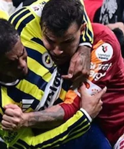 Galatasaray - Fenerbahçe derbisinin ardından iki kırmızı çıktı