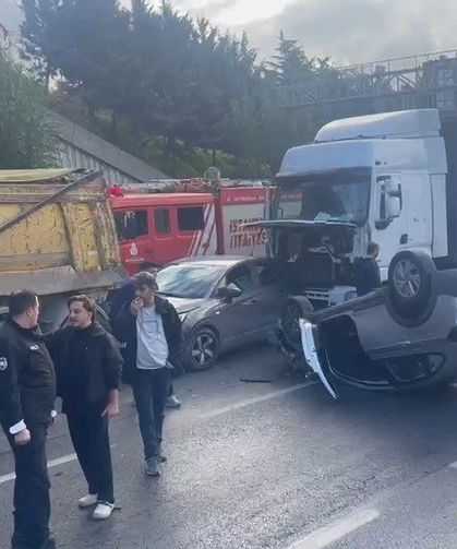 Bağcılar'da zincirleme kaza: Yaralılar var