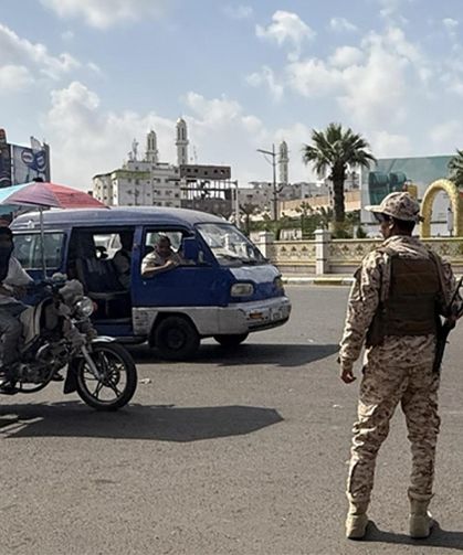 Husilerden yeni saldırı duyurusu: Aden Havalimanı'nı derhal tahliye edin!
