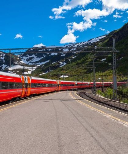 Norveç'te mobil ağ kesintisi acil çağrıları ve tren seferlerini aksattı