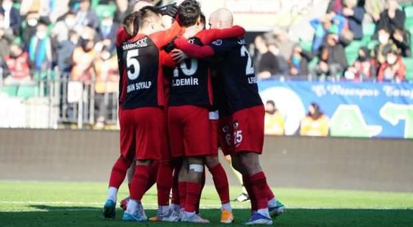 Gaziantep FK, Rizespor deplasmanında 3 puanı kaptı