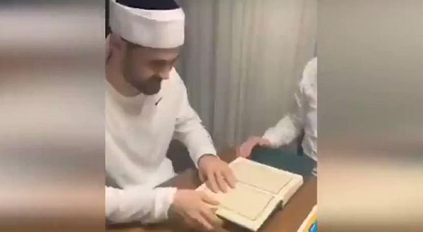 Ahmet Çalık'ın Kur'an-ı Kerim okuduğu video paylaşım rekorları kırdı! İşte o görüntüler...