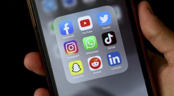 Sosyal medya şirketleri Müslüman karşıtlığını görmezden geliyor